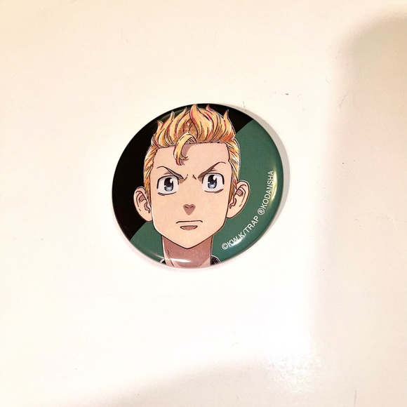 Tokyo Revengers Takemichi pin badge - Picture 1 of 1